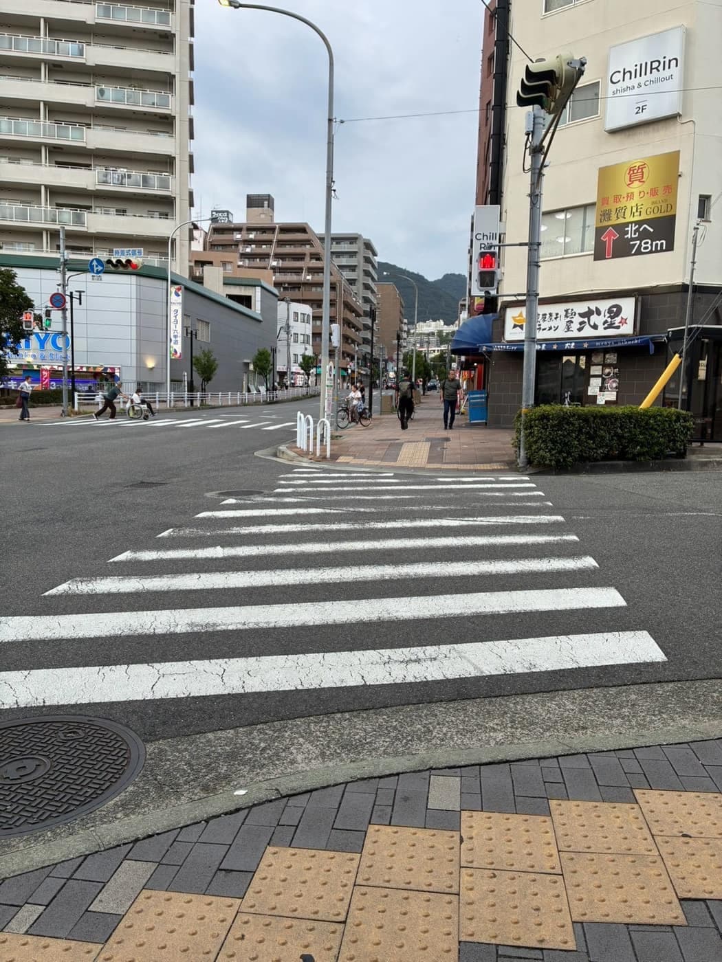 セリア側から見た、すぐ左にある2つ目の横断歩道